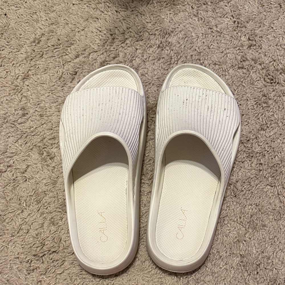 CALIA by Carrie Underwood White Slide Sandals